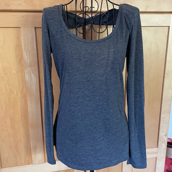 Avia Tops - Avia open back long sleeve workout athletic athleisure grey Top size Medium